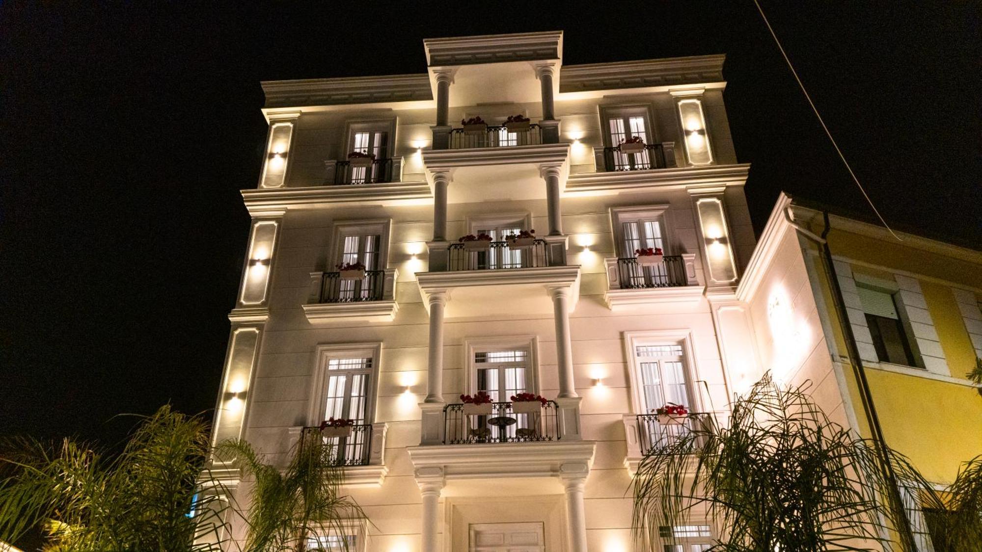 Art Gallery Boutique Hotel Durrës Extérieur photo