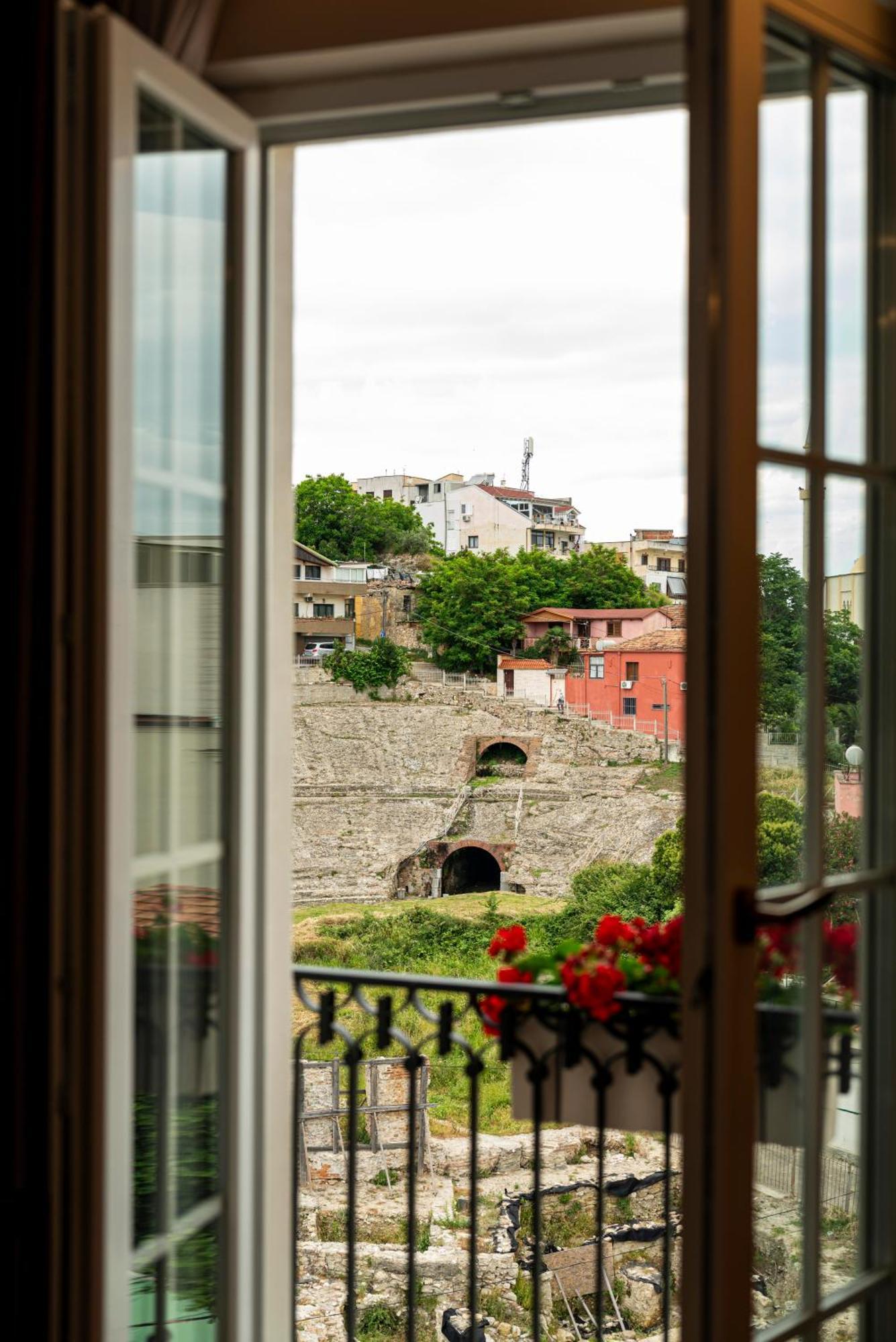 Art Gallery Boutique Hotel Durrës Extérieur photo